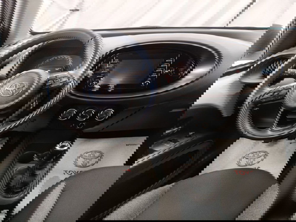 Toyota Aygo X usata a Frosinone (10)