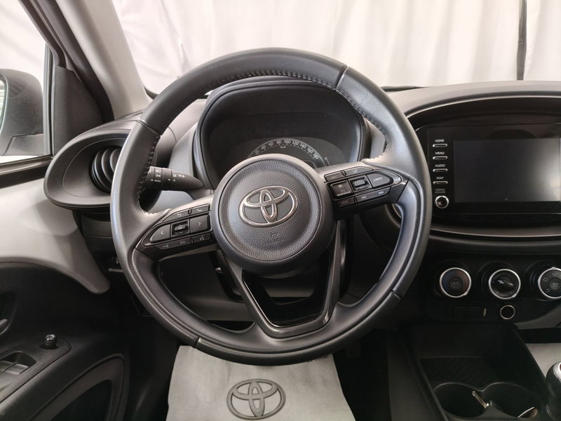 Toyota Aygo X usata a Frosinone (11)