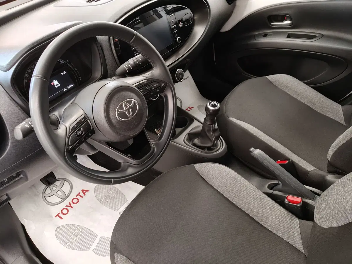 Toyota Aygo X usata a Frosinone (12)