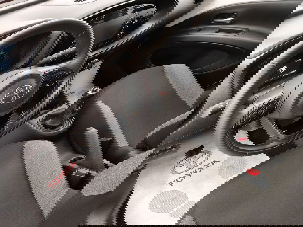 Toyota Aygo X usata a Frosinone (12)