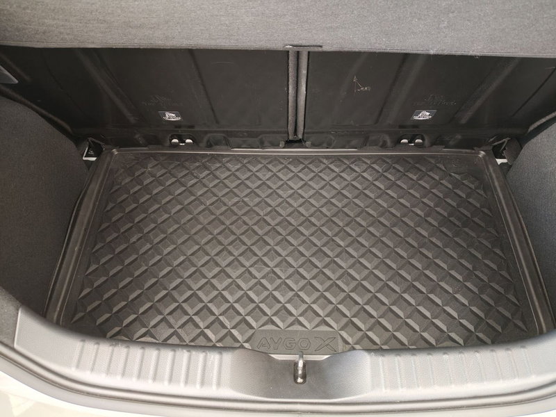 Toyota Aygo X usata a Frosinone (13)