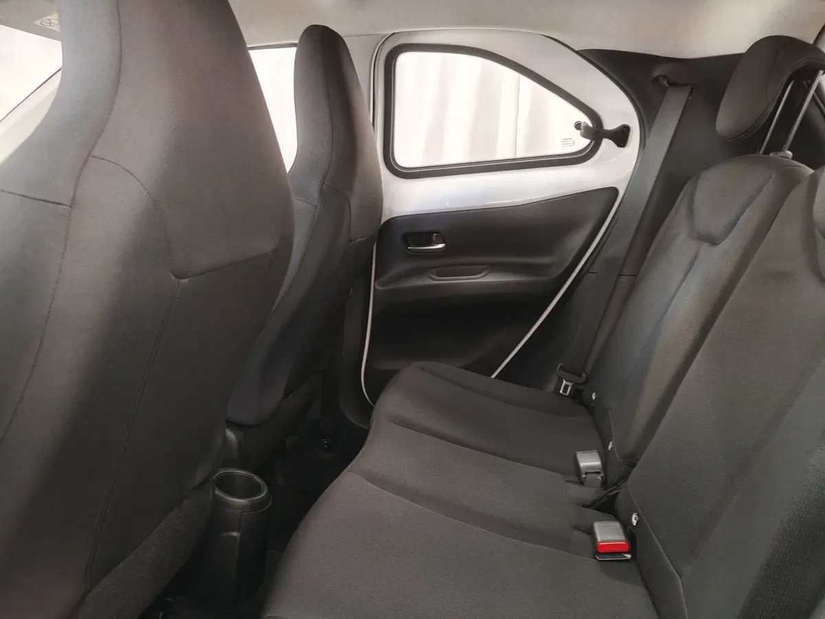 Toyota Aygo X usata a Frosinone (15)