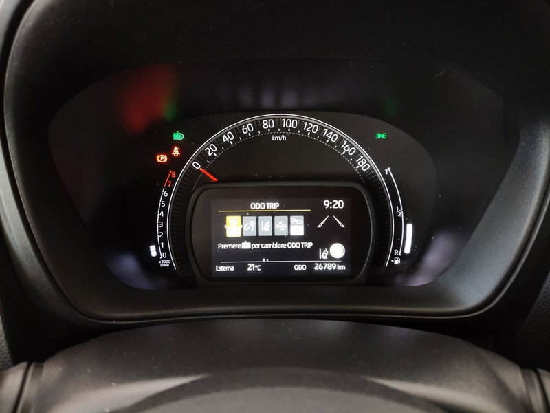 Toyota Aygo X usata a Frosinone (16)