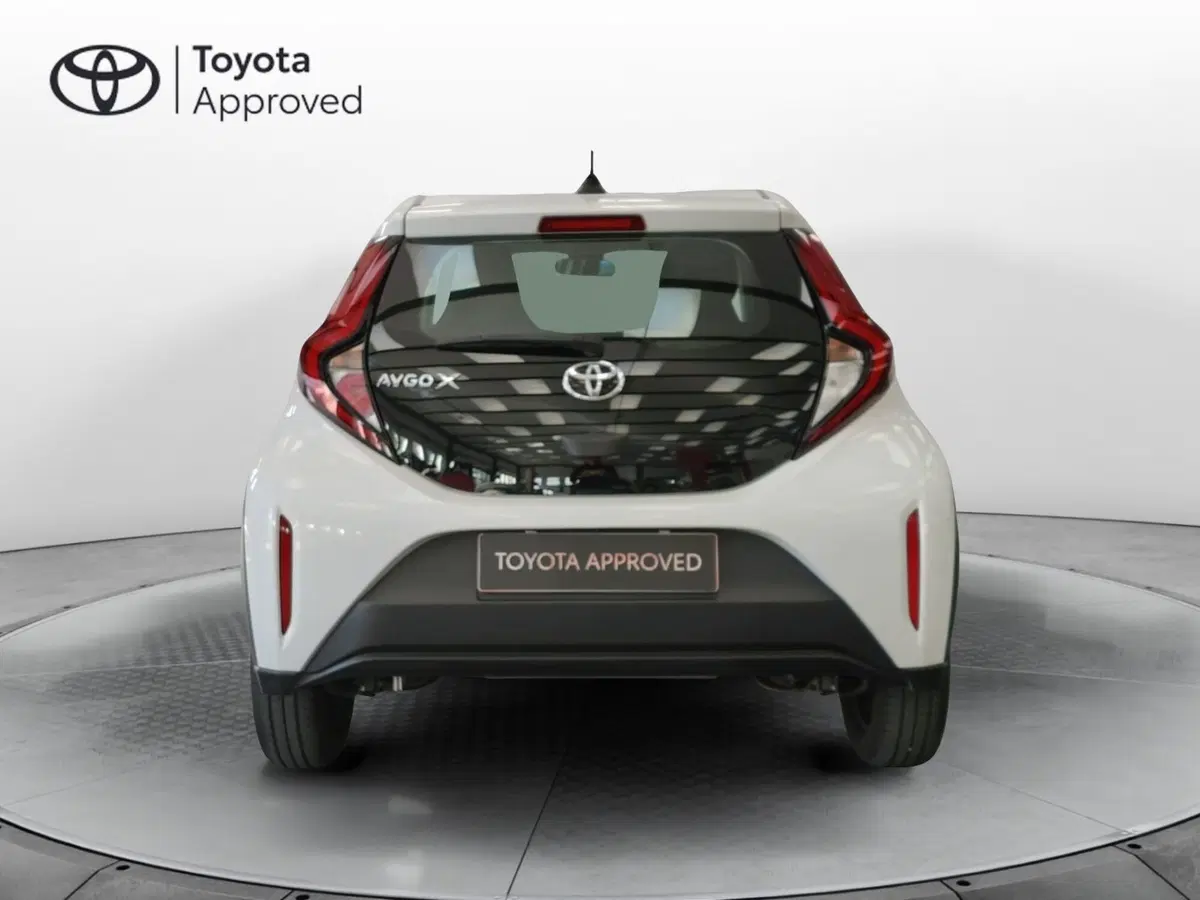 Toyota Aygo X usata a Frosinone (4)