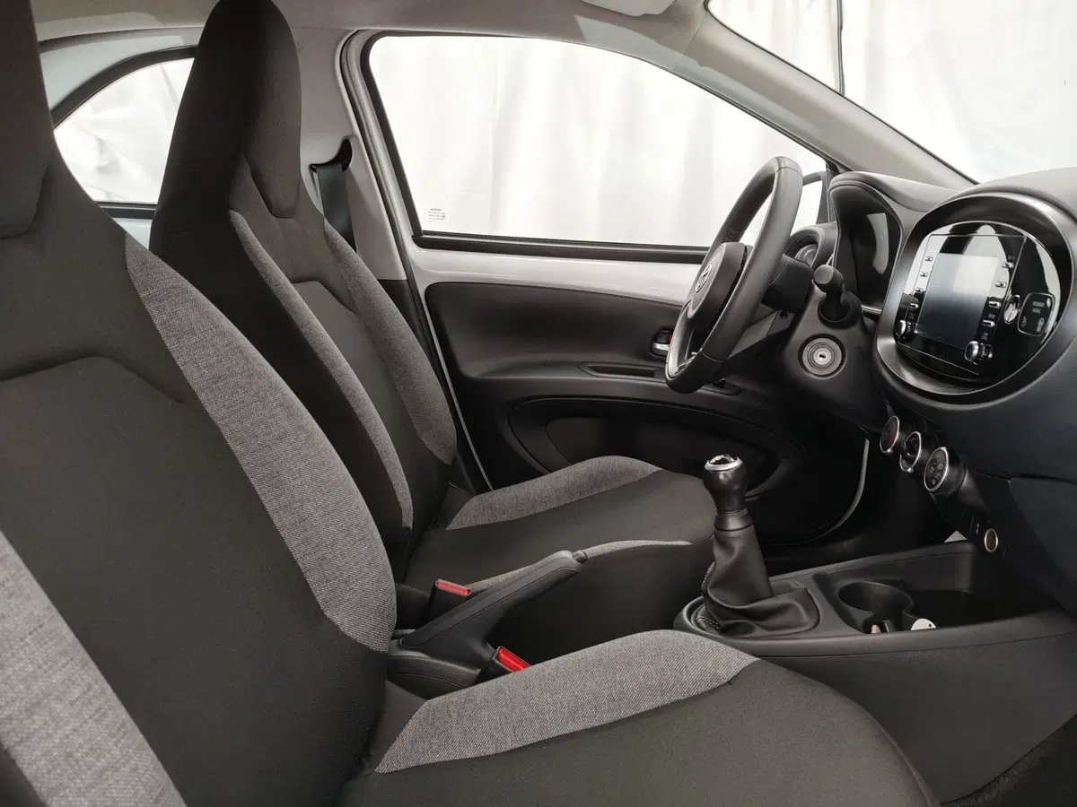 Toyota Aygo X usata a Frosinone (6)