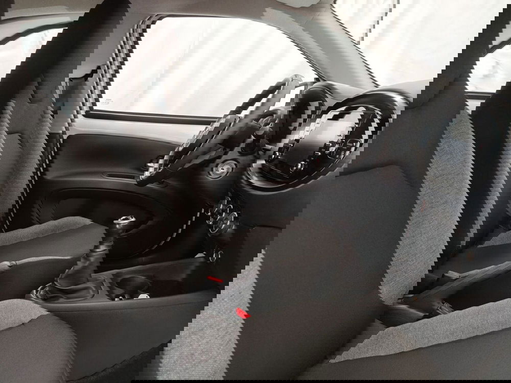Toyota Aygo X usata a Frosinone (6)