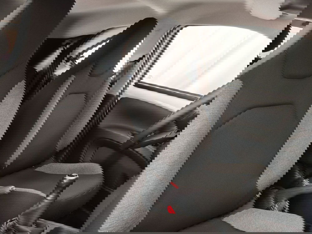 Toyota Aygo X usata a Frosinone (7)