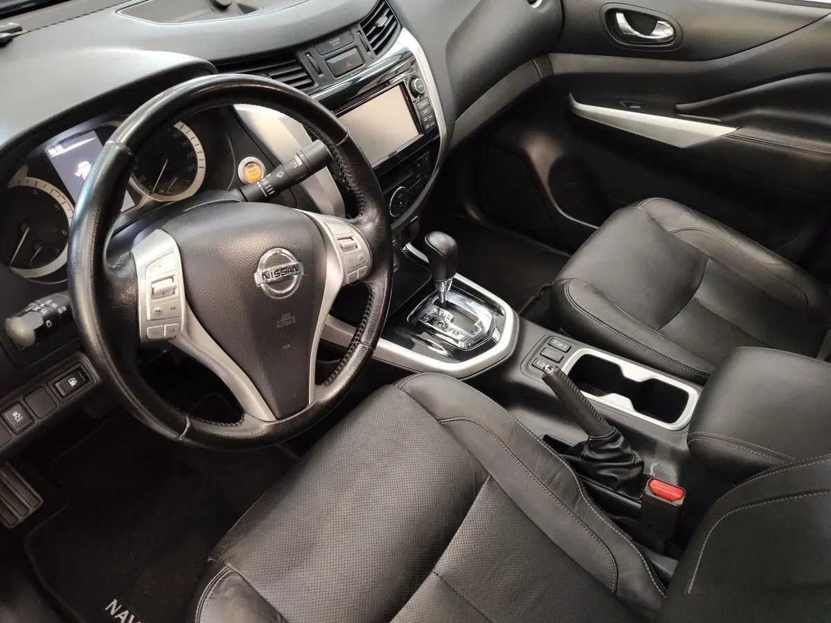 Nissan Navara usata a Roma (11)