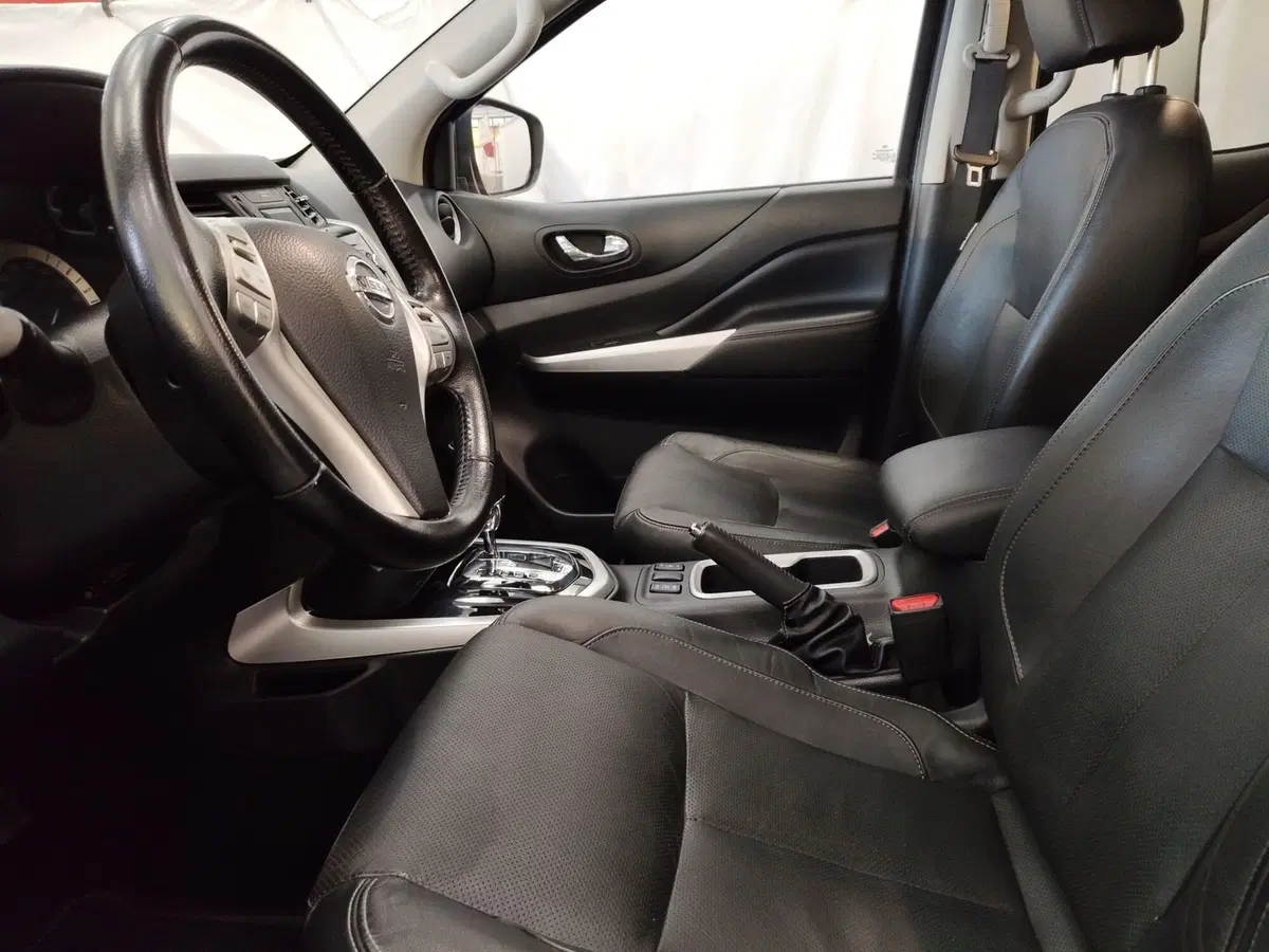 Nissan Navara usata a Roma (12)