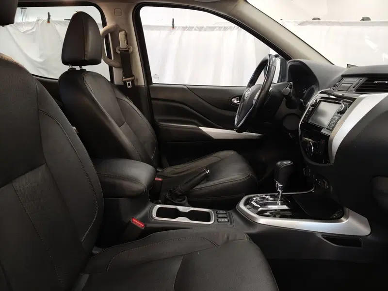 Nissan Navara usata a Roma (5)