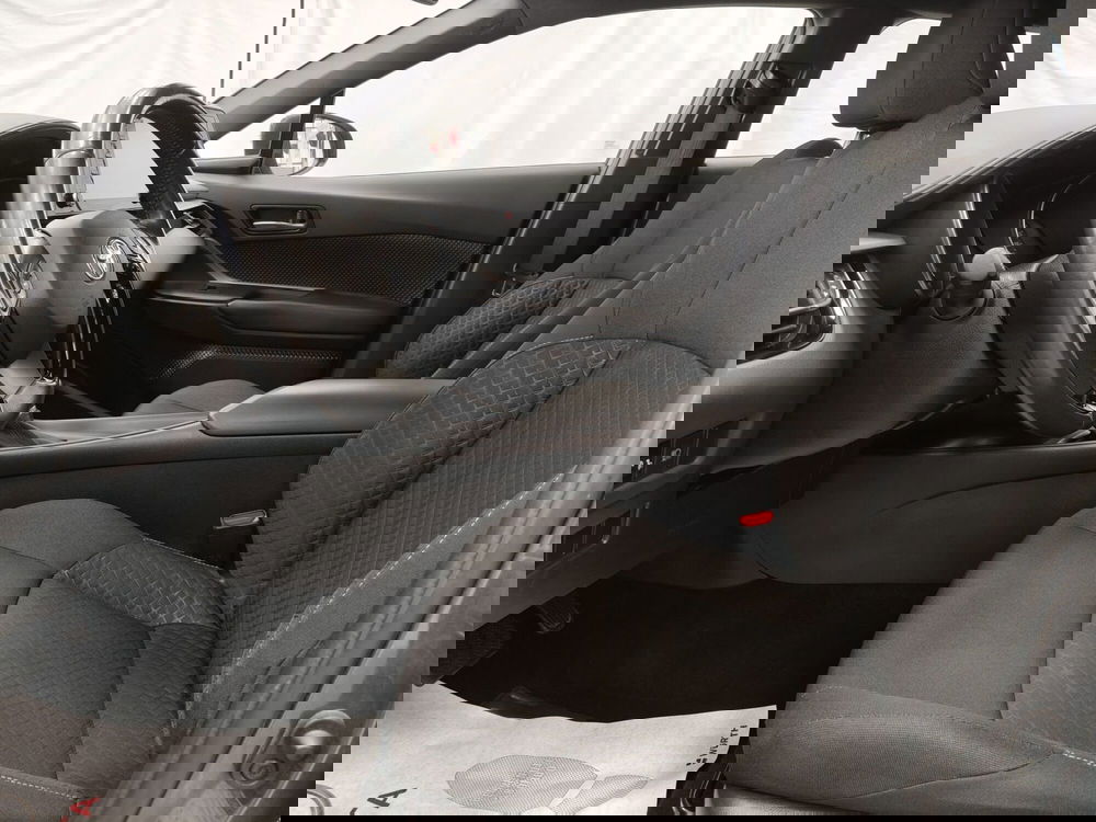 Toyota Toyota C-HR usata a Roma (14)