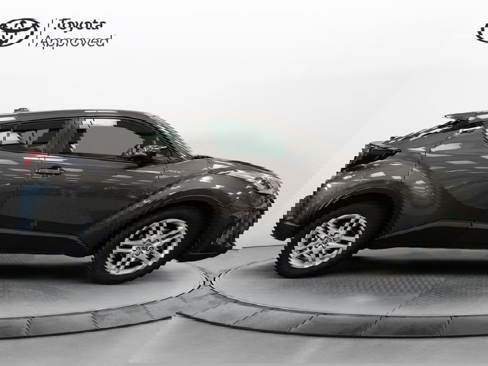 Toyota Toyota C-HR usata a Roma (17)