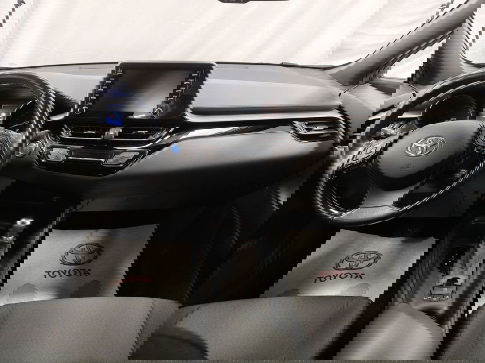 Toyota Toyota C-HR usata a Roma (9)