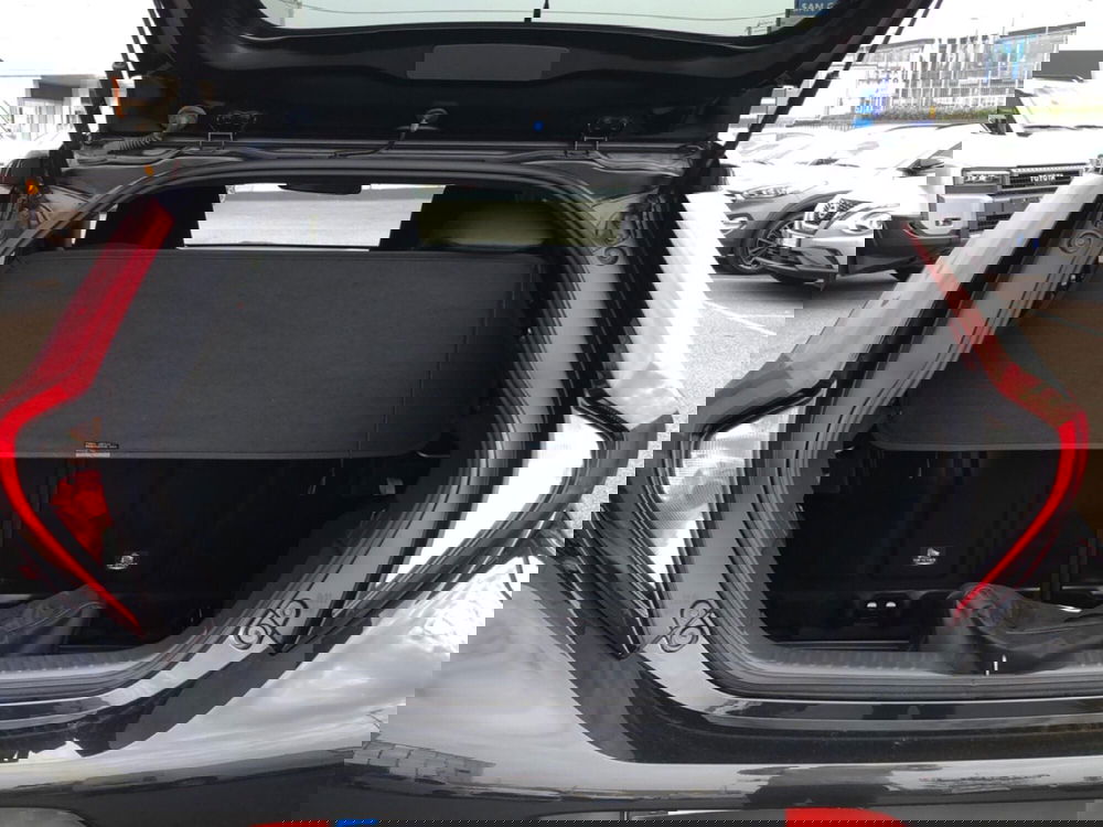 Toyota Aygo X usata a Mantova (11)