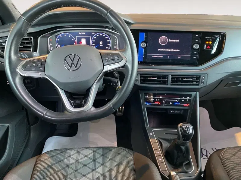 Volkswagen Taigo usata a Bologna (9)