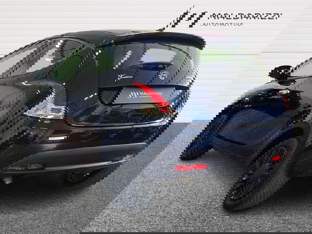 Lancia Ypsilon usata a Bari (4)