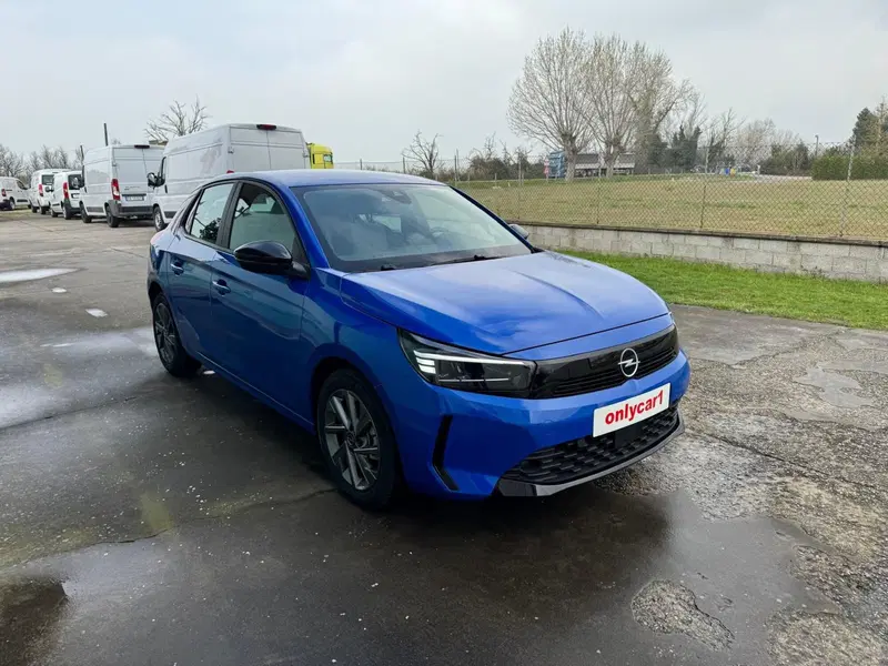 Opel Corsa nuova a Ferrara