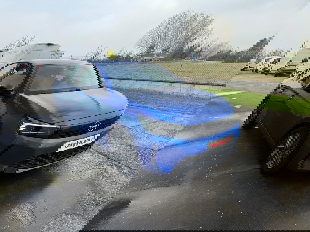 Opel Corsa nuova a Ferrara