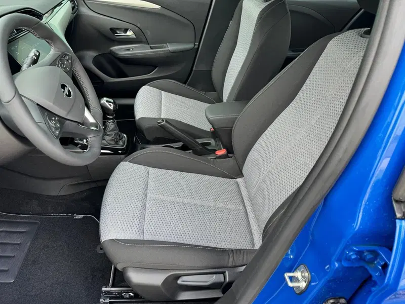 Opel Corsa nuova a Ferrara (9)