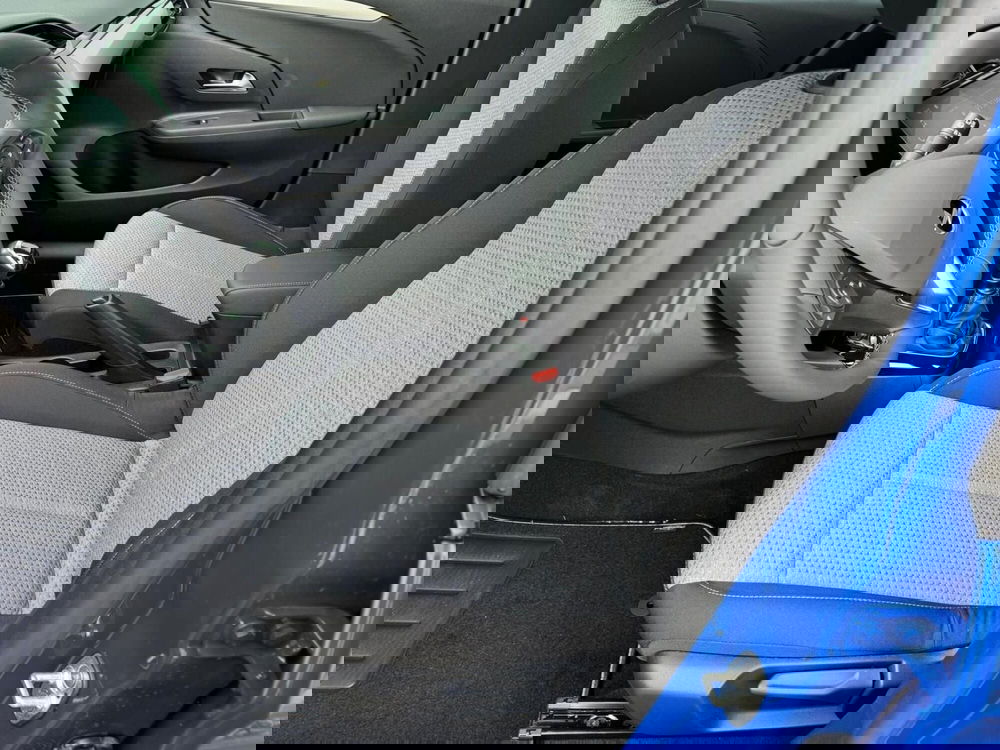 Opel Corsa nuova a Ferrara (9)