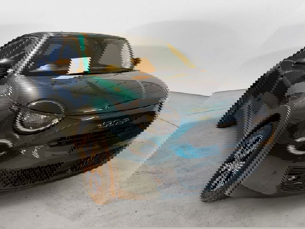 Fiat 600 nuova a Milano (2)