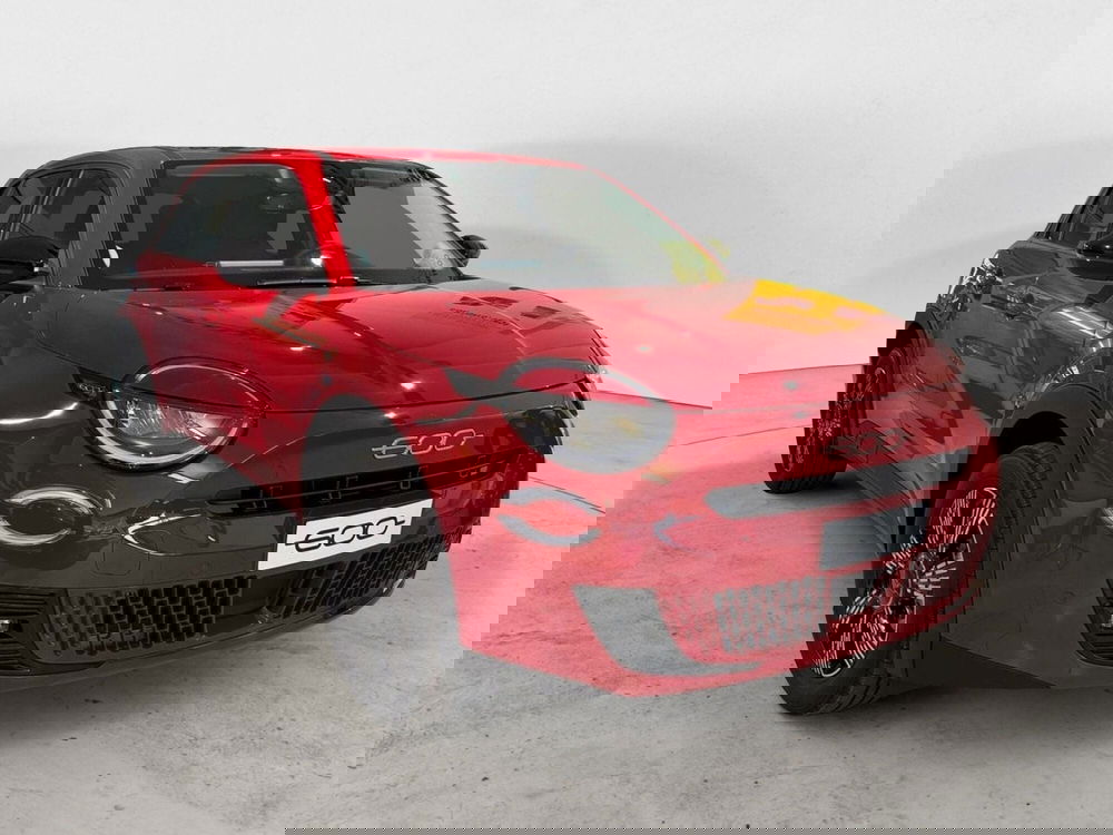 Fiat 600 nuova a Milano (2)