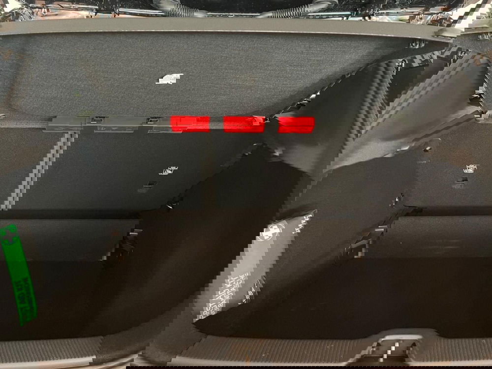 Volvo EX30 nuova a Como (9)