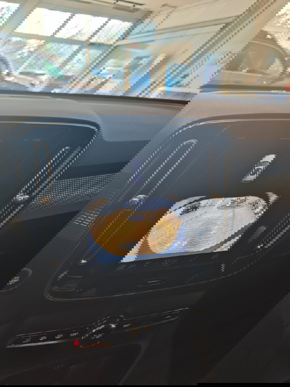 Volvo XC40 nuova a Como (11)