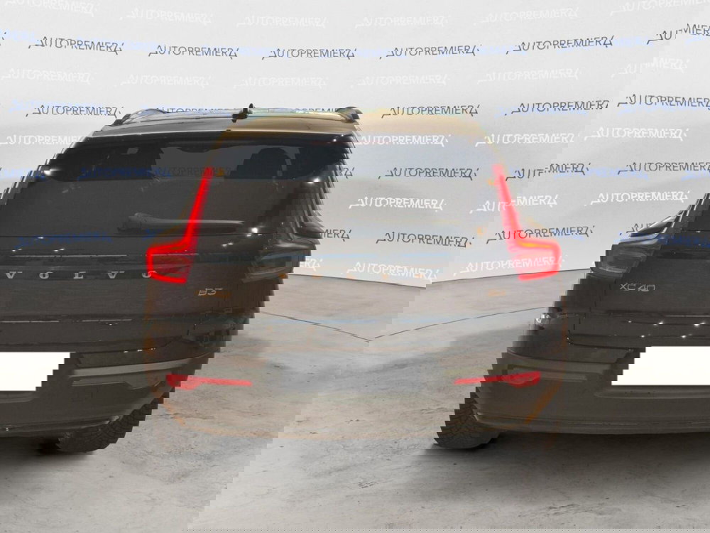 Volvo XC40 nuova a Como (5)