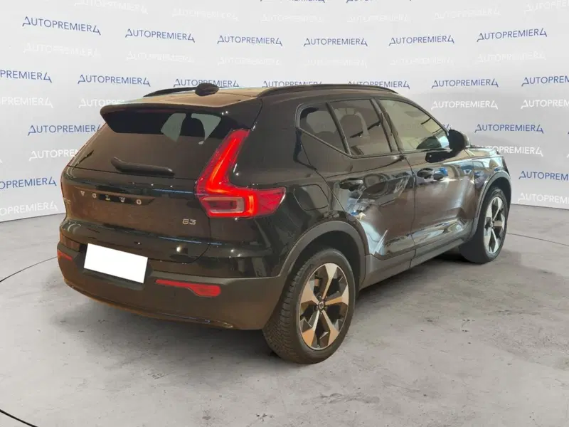 Volvo XC40 nuova a Como (6)