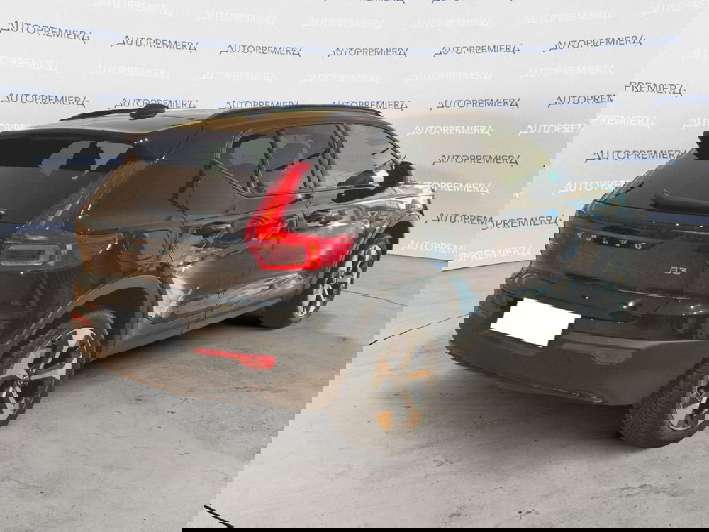 Volvo XC40 nuova a Como (6)