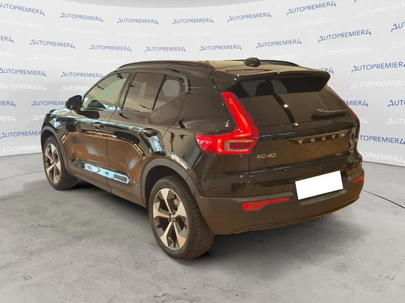 Volvo XC40 nuova a Como (7)
