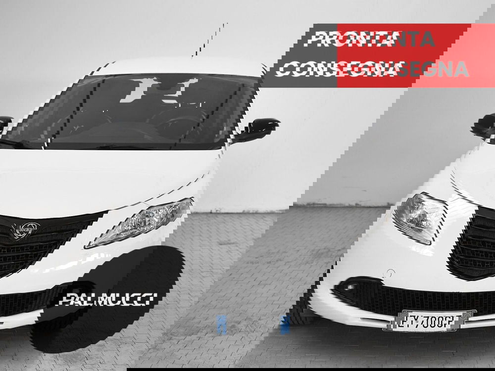 Lancia Ypsilon usata a Prato (2)