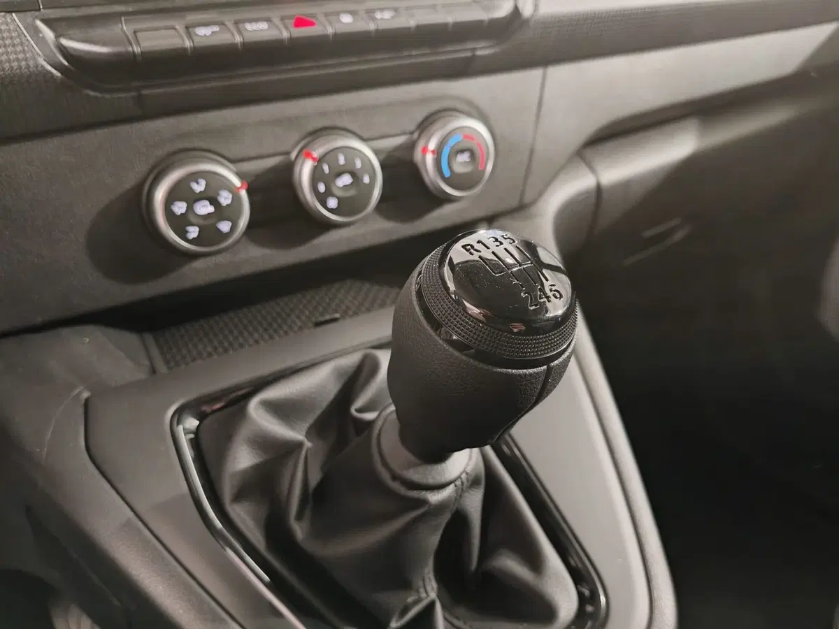 Renault Kangoo Furgone nuova a Brescia (17)