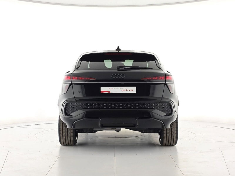 Audi Q3 Sportback nuova a Asti (5)