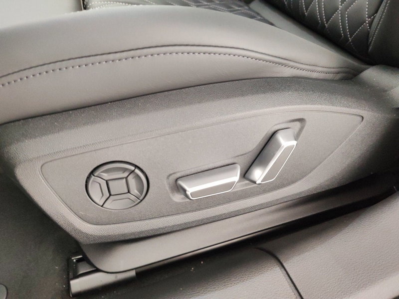Audi A6 Avant nuova a Massa-Carrara (11)