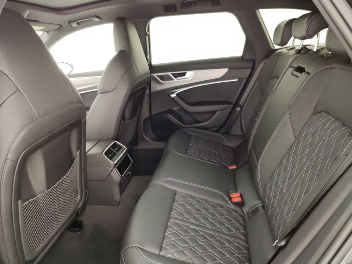 Audi A6 Avant nuova a Massa-Carrara (12)