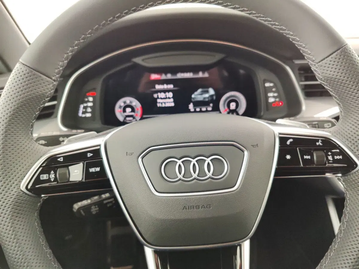 Audi A6 Avant nuova a Massa-Carrara (15)