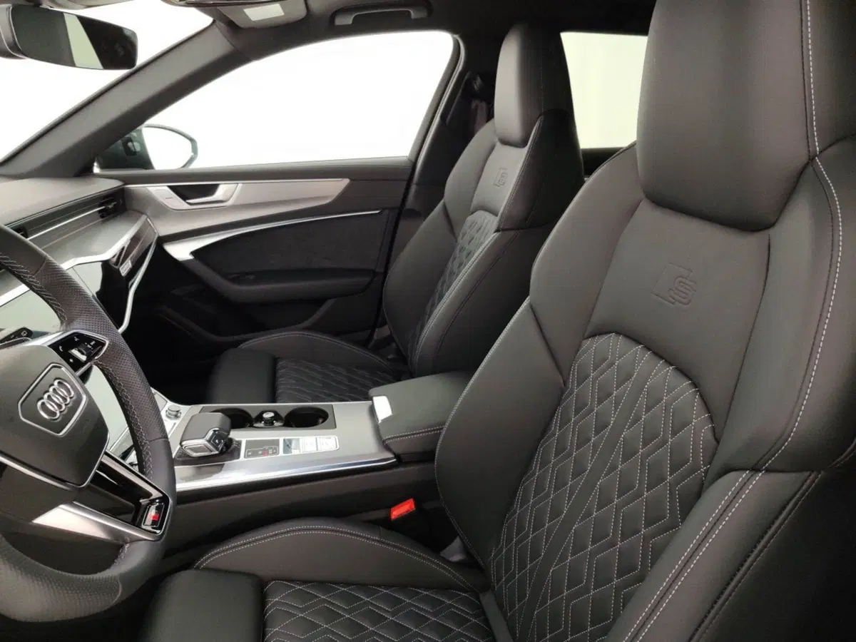 Audi A6 Avant nuova a Massa-Carrara (9)