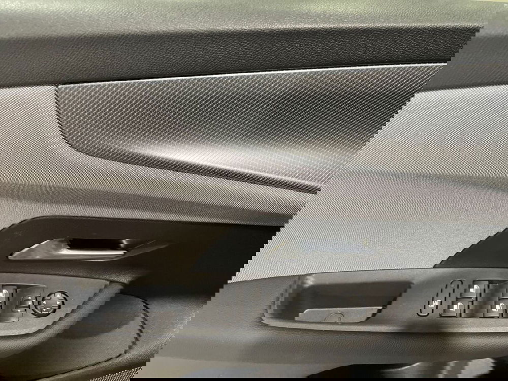 Opel Mokka nuova a Salerno (13)