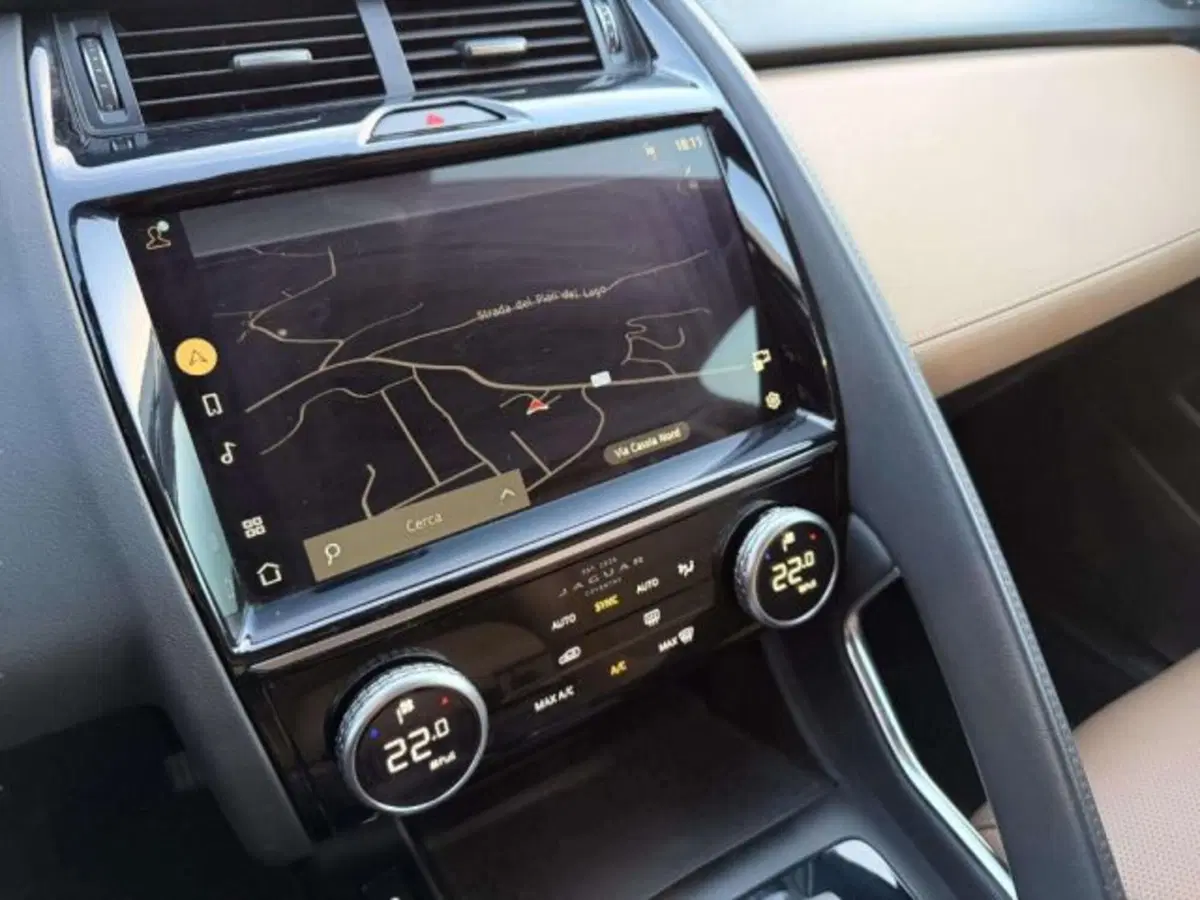 Jaguar E-Pace usata a Siena (12)