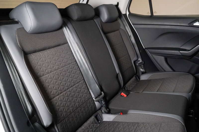 Volkswagen T-Cross usata a Varese (14)