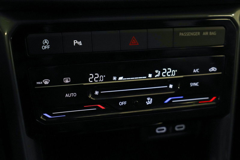 Volkswagen T-Cross usata a Varese (18)