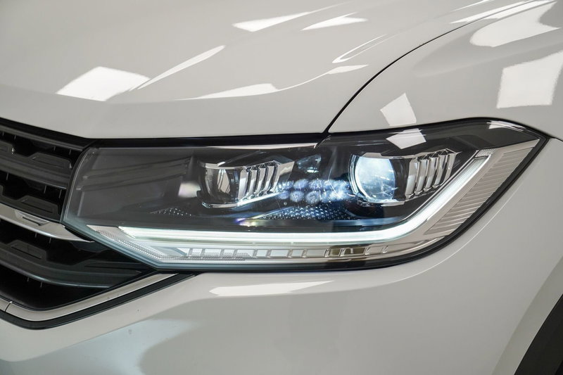 Volkswagen T-Cross usata a Varese (8)