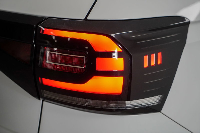 Volkswagen T-Cross usata a Varese (9)