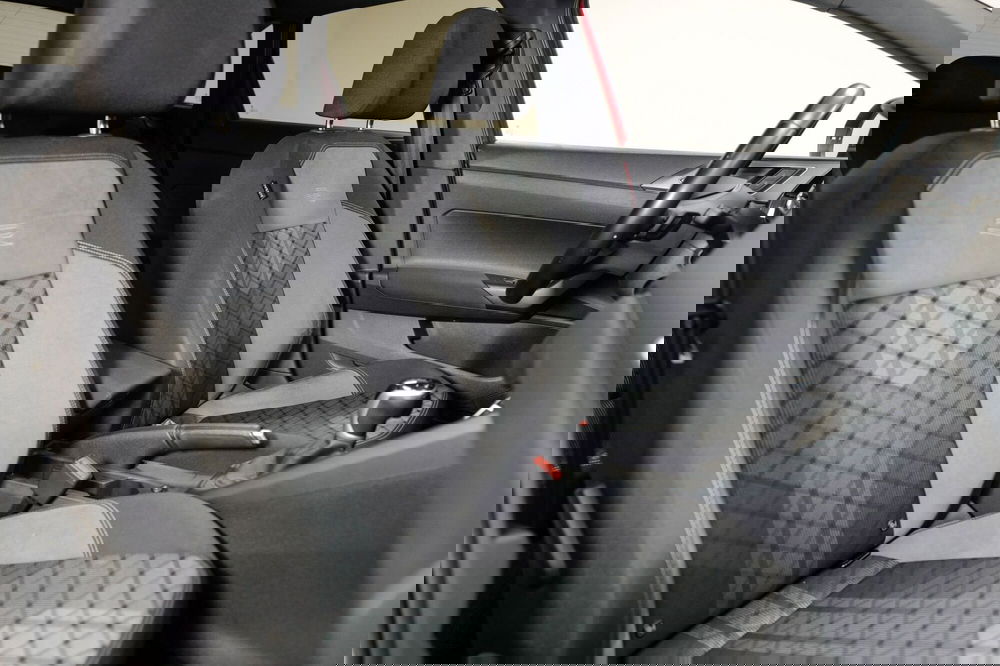 Volkswagen Taigo usata a Varese (13)