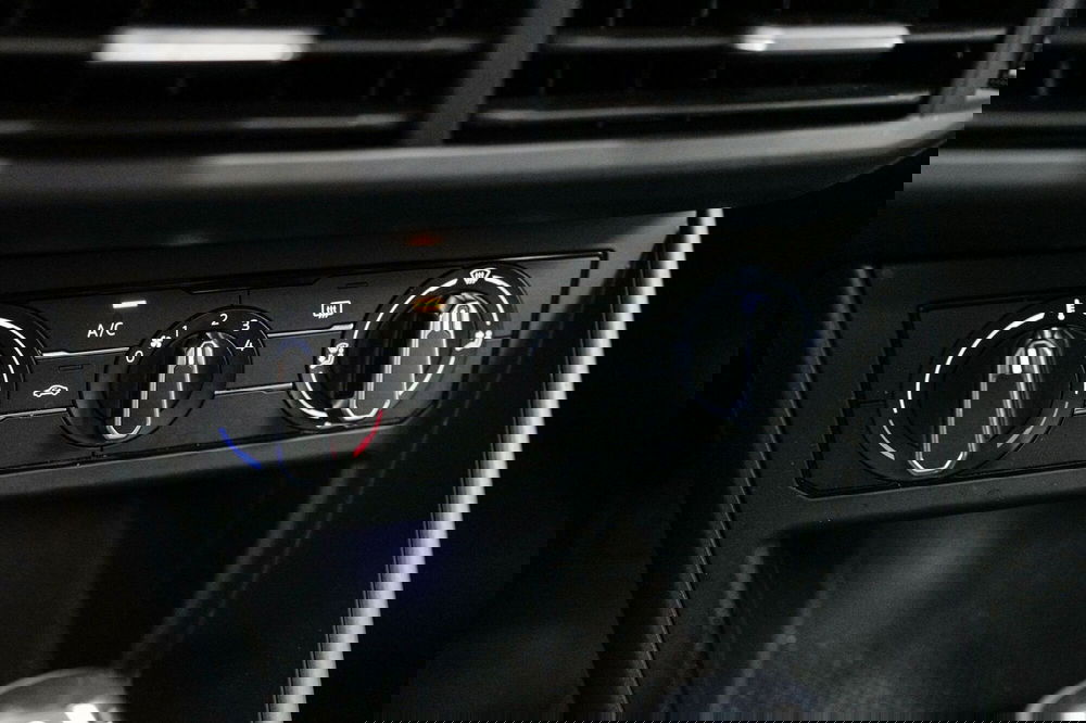 Volkswagen Taigo usata a Varese (17)