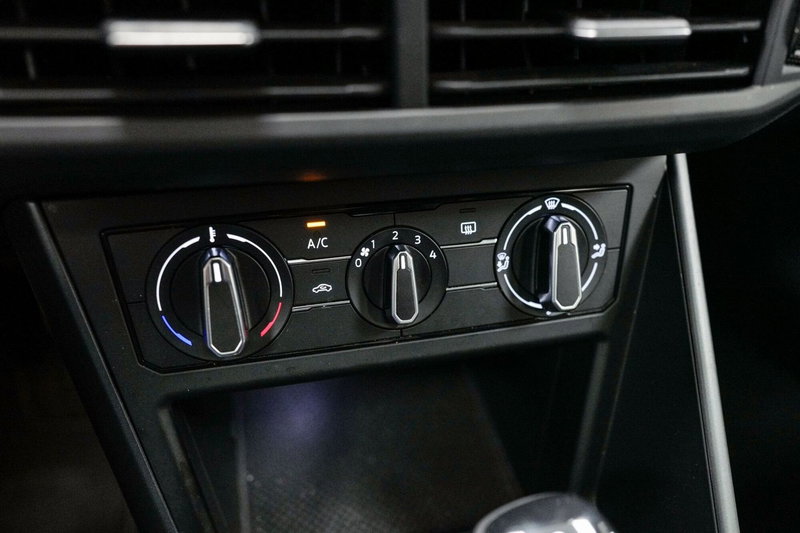 Volkswagen Taigo usata a Varese (17)