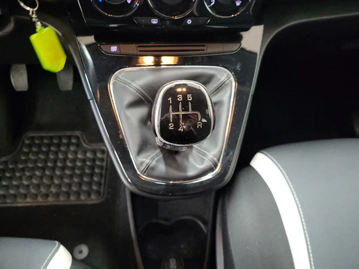 Lancia Ypsilon usata a Arezzo (12)