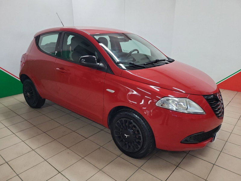 Lancia Ypsilon usata a Arezzo (2)